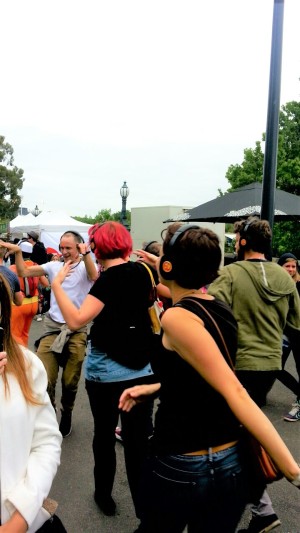 dancers-with-earphones-at-latin-summer-festival-melbourne